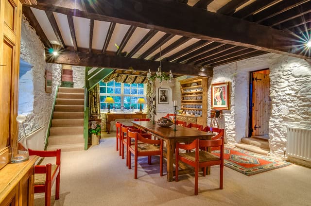 17 Charming Country Dining Room Designs That Abound With Warmth & Pleasant Feeling 13