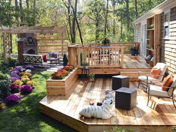 17 Fascinating Backyard Deck Designs That Will Catch Your Eye