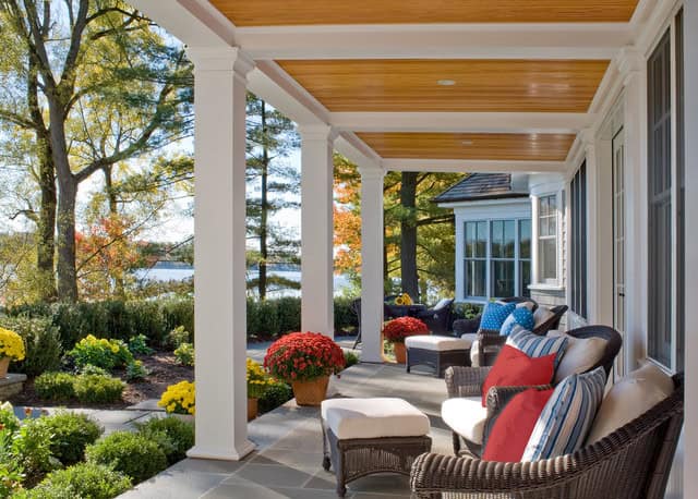 18 Gorgeous Wooden Porches For Fully Summer Enjoyment 15