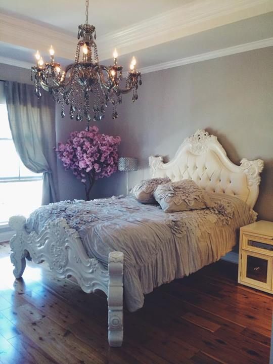 17 Spectacular Shabby Chic Bedroom Designs That You're
