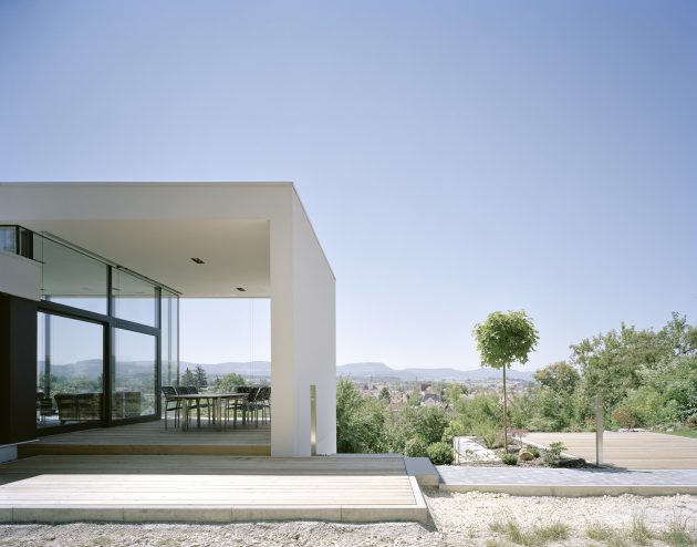 16 Stunning Modern Deck Designs That Will Extend Your Home