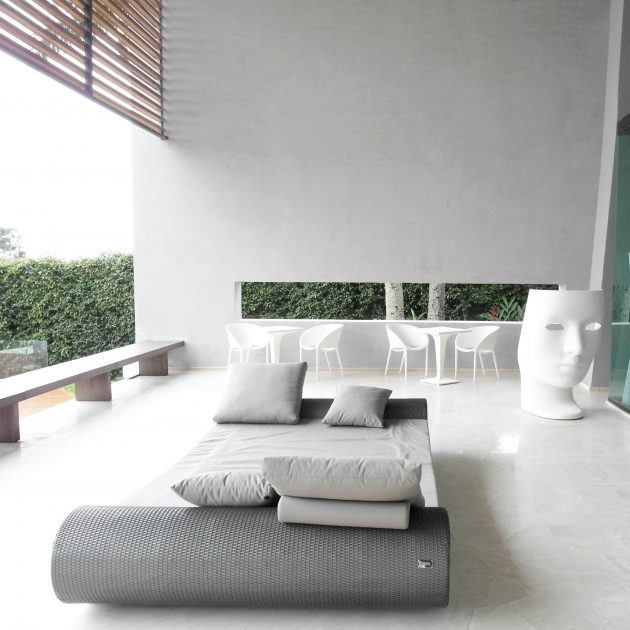 At One with Nature: How to Successfully Blend Your Outdoor and Indoor Living Space