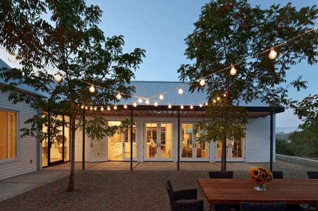 18 Fascinating Ideas Of Backyard Hanging Lights 3