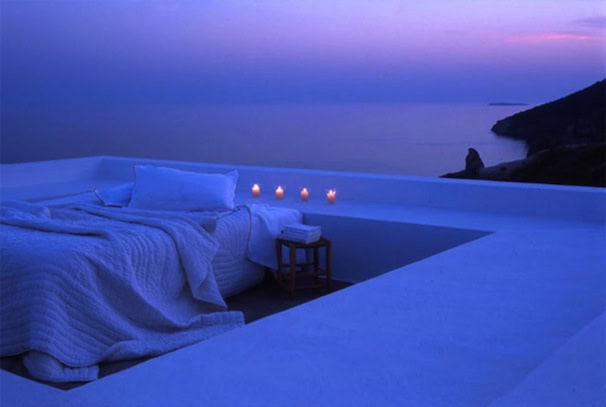 15 Fanciful Outdoor Bedroom Designs That Will Boost Your Imagination 7