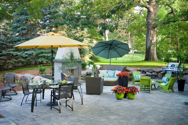 18 Inspirational Ways To Decorate Your Patio With Flower Pots 8