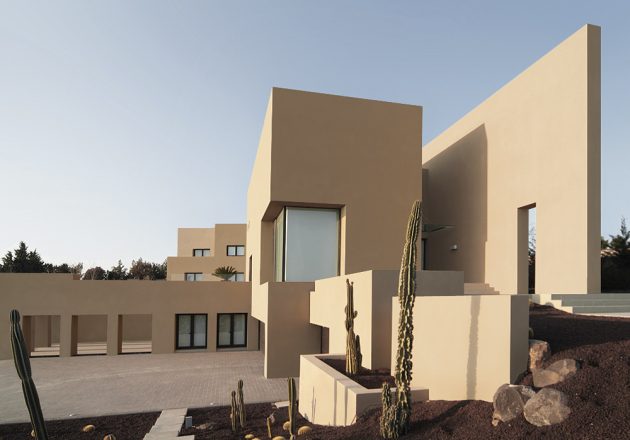 A Modern Masterpiece - The Abu Samra House by Symbiosis Designs LTD In Jordan (8)