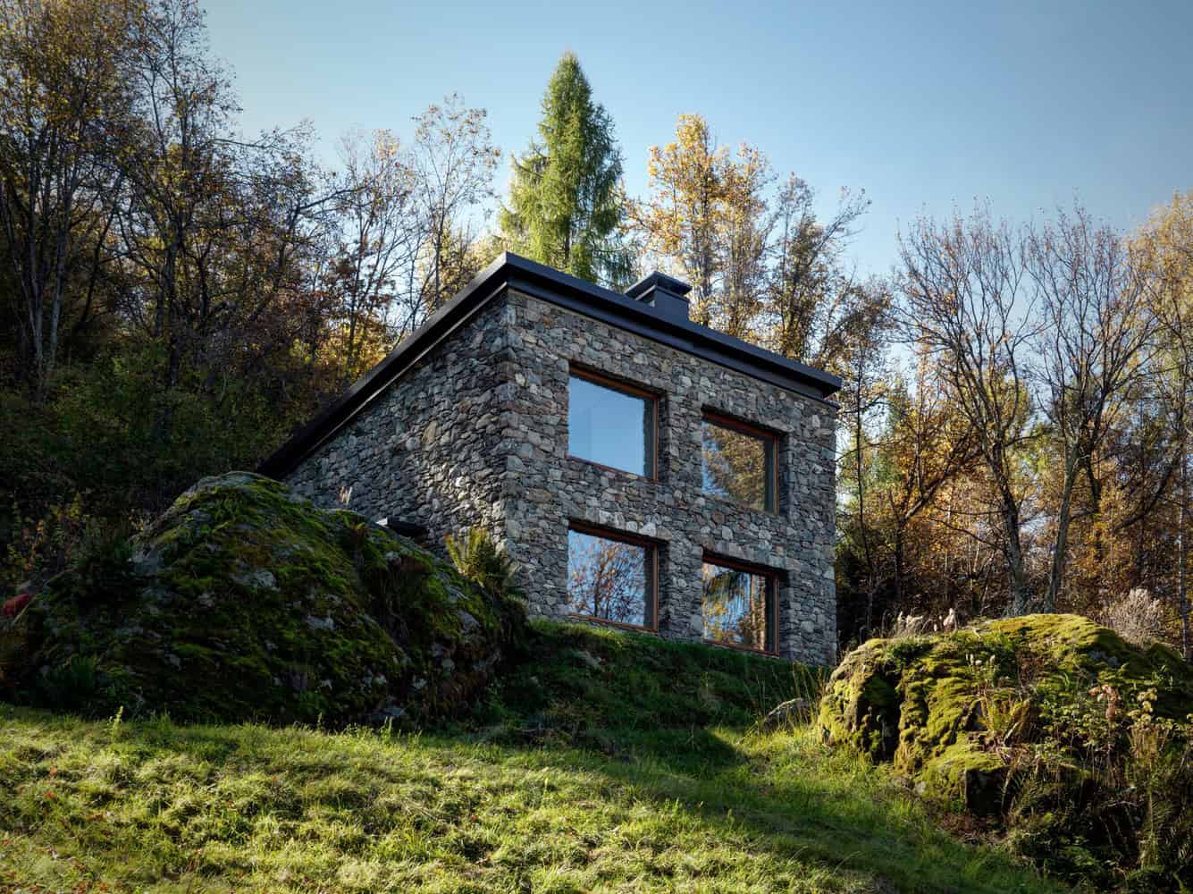 Casa Vi by EV+A Lab: A Compact and Sustainable Mountain Retreat in Sondrio, Italy Casa Vi by EV+A Lab - A Compact Home In Italy (1)