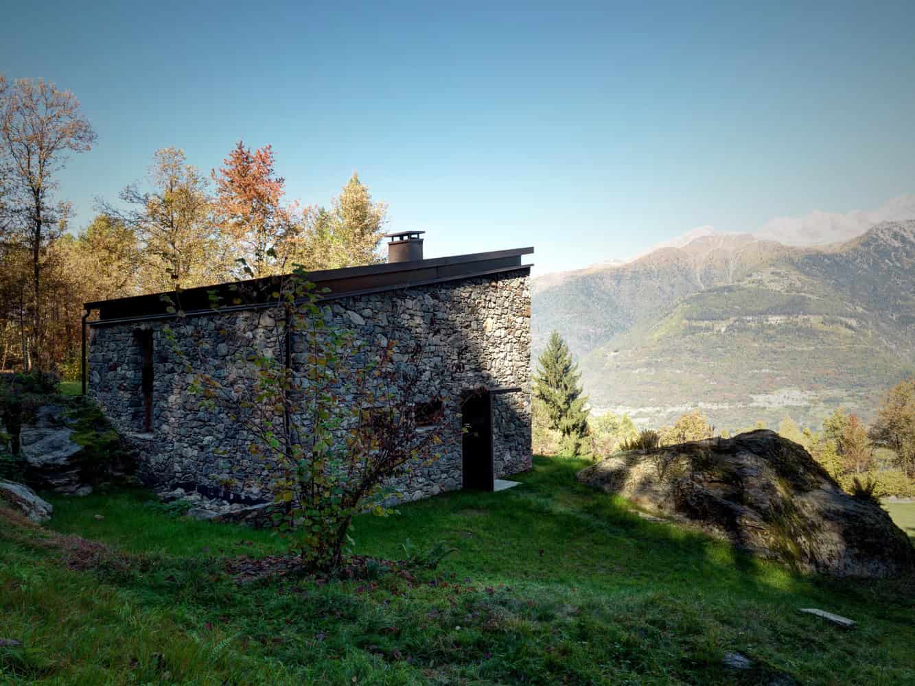 Casa Vi by EV+A Lab: A Compact and Sustainable Mountain Retreat in Sondrio, Italy Casa Vi by EV+A Lab - A Compact Home In Italy (15)