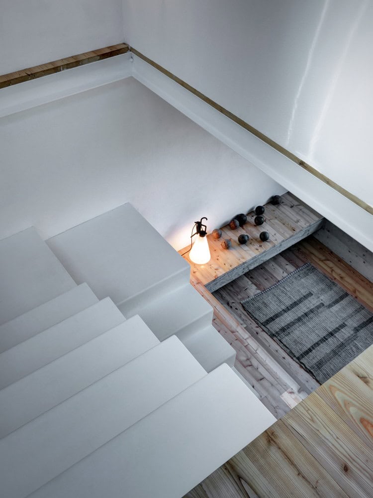 Casa Vi by EV+A Lab: A Compact and Sustainable Mountain Retreat in Sondrio, Italy Casa Vi by EV+A Lab - A Compact Home In Italy (16)