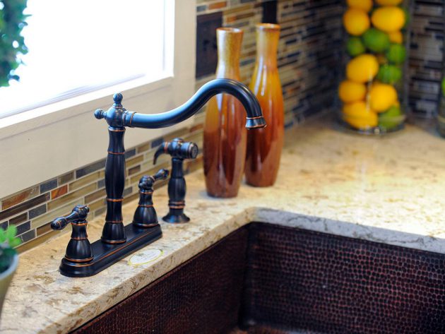 DKCR309H_Ratzlaff-Kitchen-faucet-696702_s4x3.jpg.rend.hgtvcom.1280.960