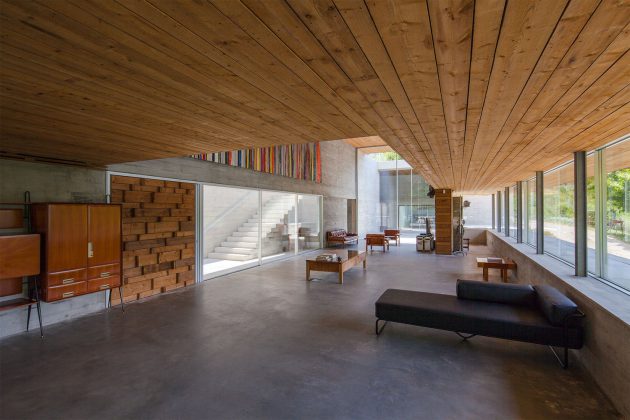 Gerês House by Carvalho Araújo - A Contemporary Residence In Portugal (3)
