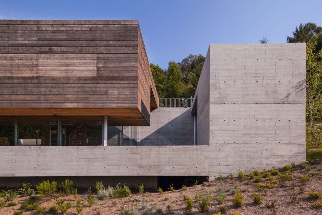 Gerês House by Carvalho Araújo - A Contemporary Residence In Portugal (6)