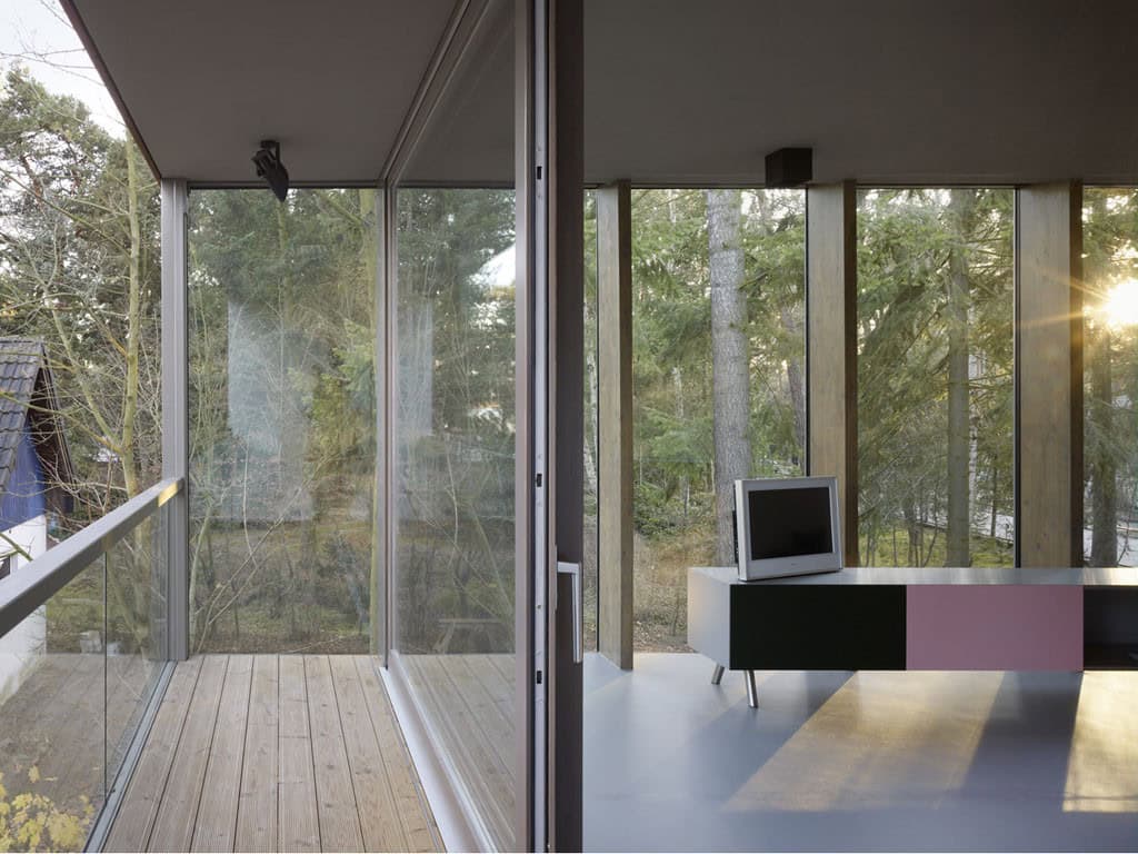 Minimum House by Scheidt Kasprusch Architekten: A Vision of Light, Efficiency, and Minimal Impact The Minimum House By Scheidt Kasprusch Architekten In Klausdorf (10)