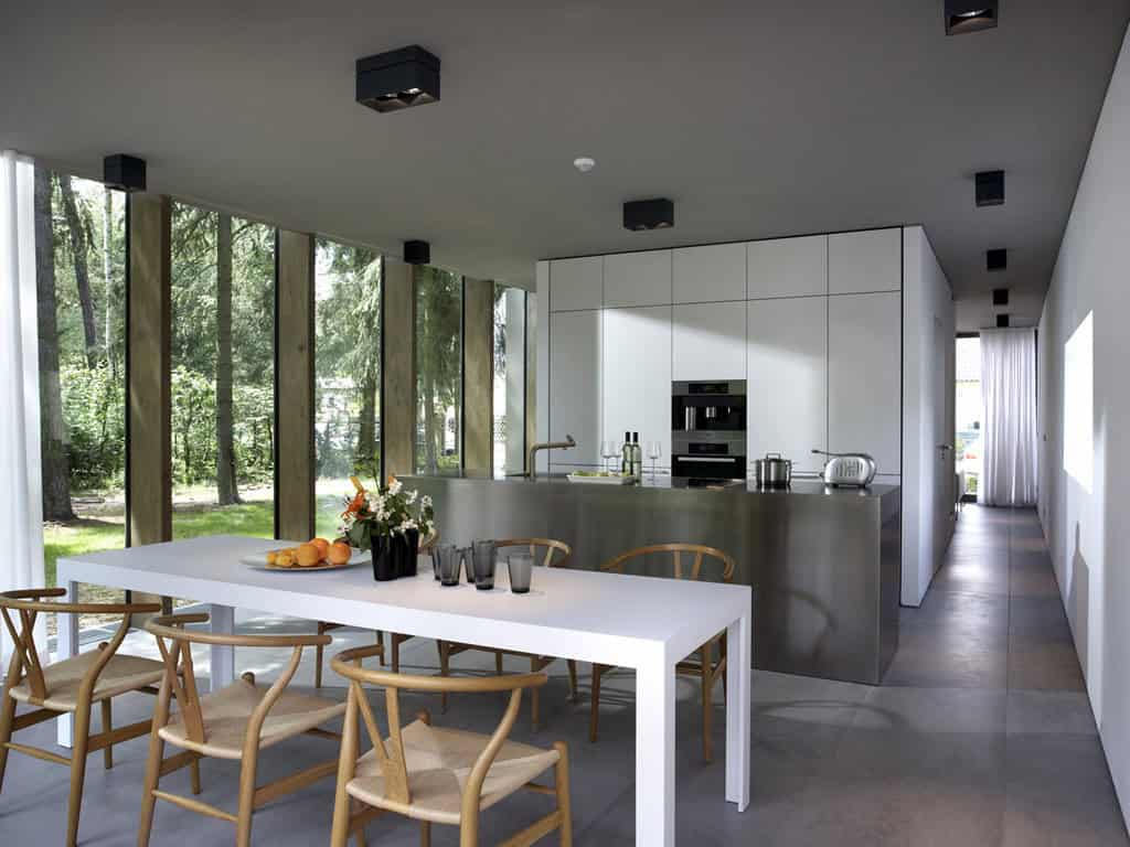 Minimum House by Scheidt Kasprusch Architekten: A Vision of Light, Efficiency, and Minimal Impact The Minimum House By Scheidt Kasprusch Architekten In Klausdorf (3)