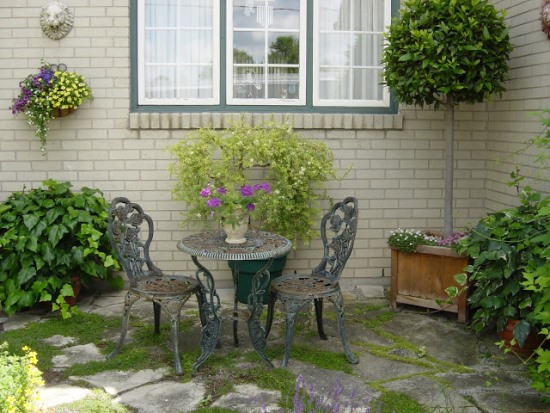 Really Inspiring Repurposing Ideas For Vintage Garden Decorations
