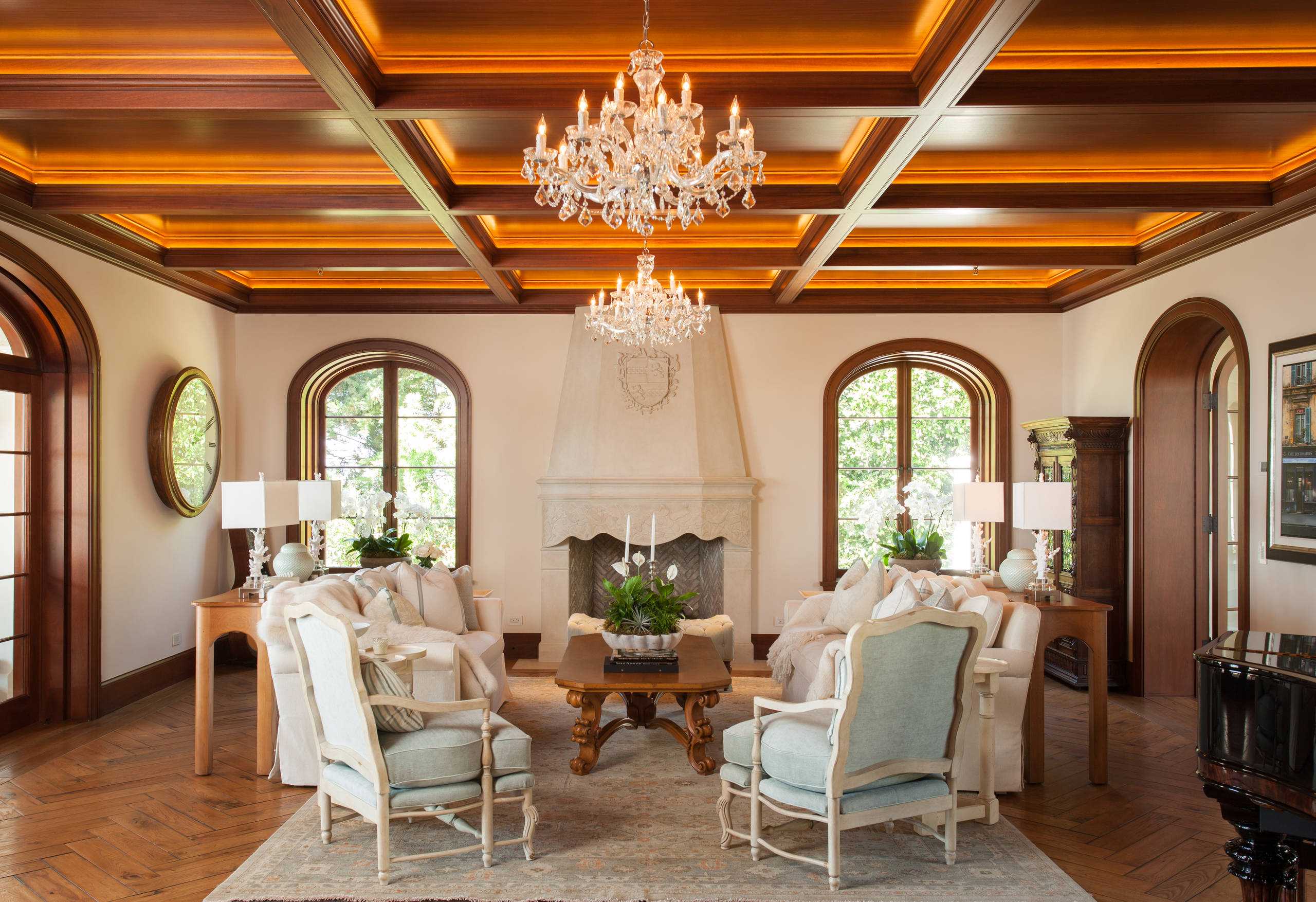 15 Beautiful Mediterranean Living Room Designs You'll Love