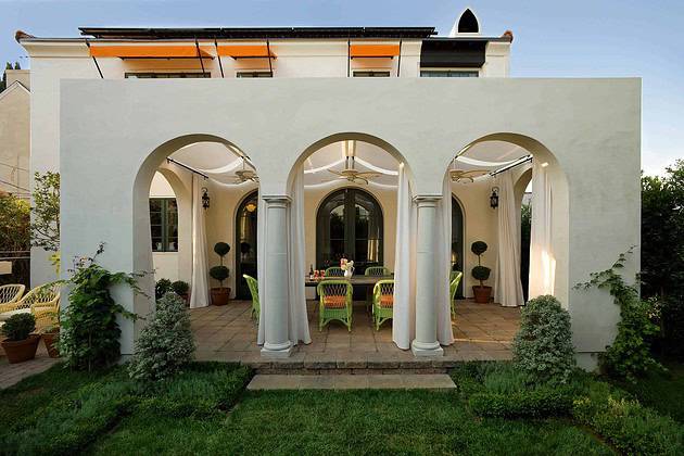 How To Turn Your Backyard Into An Entertainment Mega Center