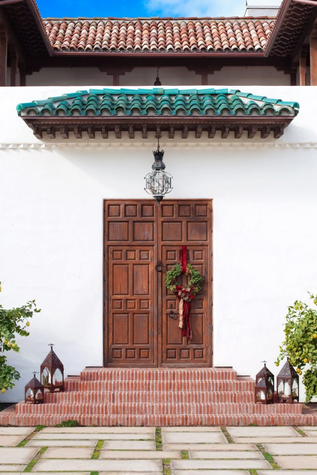 16 Tempting Mediterranean Entrance Designs That Will Stun You