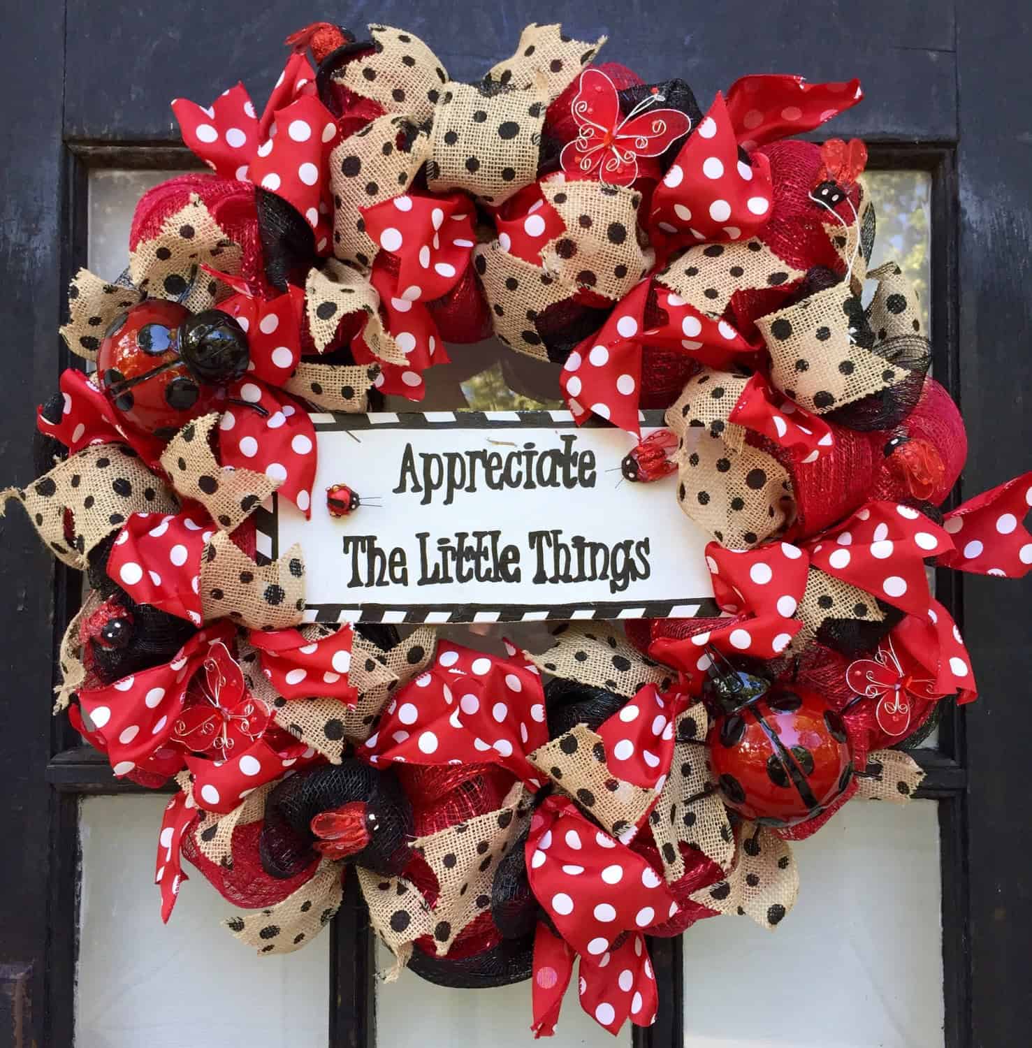 ladybug wreath Buy it on: www.etsy.com