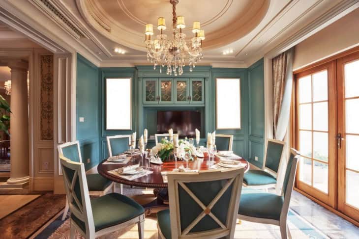 17 Eye-Catching Ceiling Designs To Spruce Up The Look Of Your Dining Room 2
