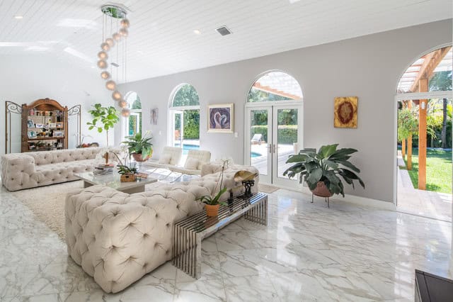 19 Impressive Ideas That Will Guide You To Decorate Mediterranean Living Room 2