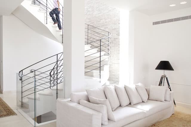 17 Gorgeous Spiral Staircase Designs To Complement The Final Look 6