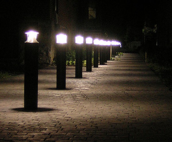 18 Fancy Illuminating Ideas For The Paths In Your Garden