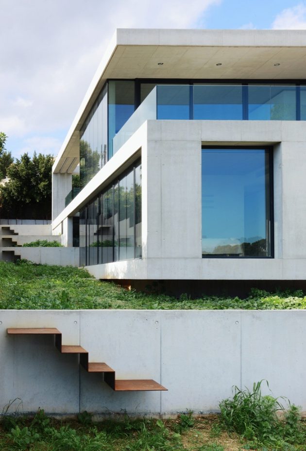 House in Costa d'en Blanes by SCT Estudio de Arquitectura in Mallorca, Spain (4)