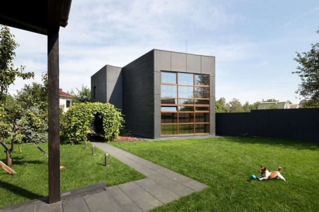 Jack's House - A Minimalist Weekend Home In Kiev By Sergey Makhno (2)