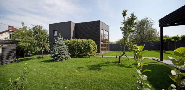 Jack's House - A Minimalist Weekend Home In Kiev By Sergey Makhno (3)