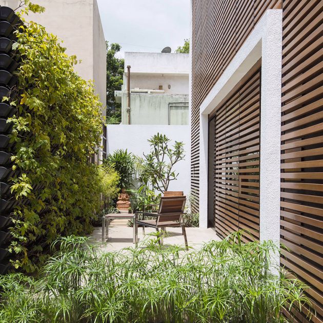 The Badri Residence - A Modern Indian Home by Architecture Paradigm
