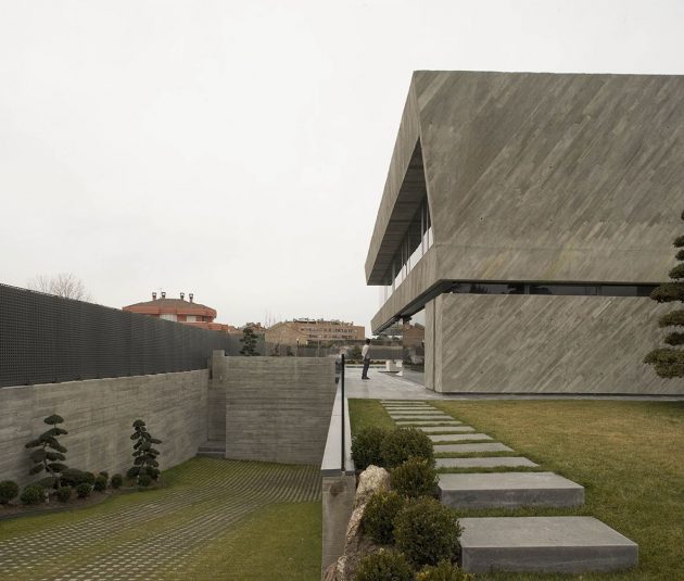 The Concrete Open Box House By A-cero In Madrid, Spain (2)