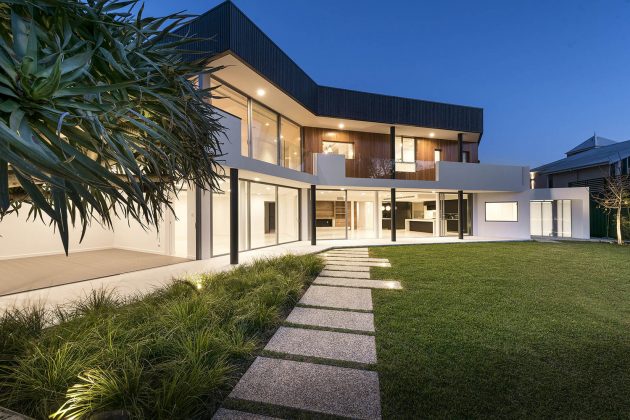 The Dalkeith Residence by Hillam Architects in Australia