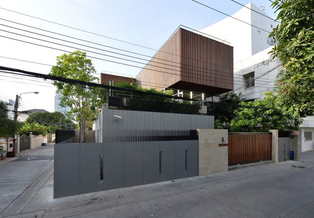 The Eye-Catching Joly House by StuDO Architects in Thailand (13)