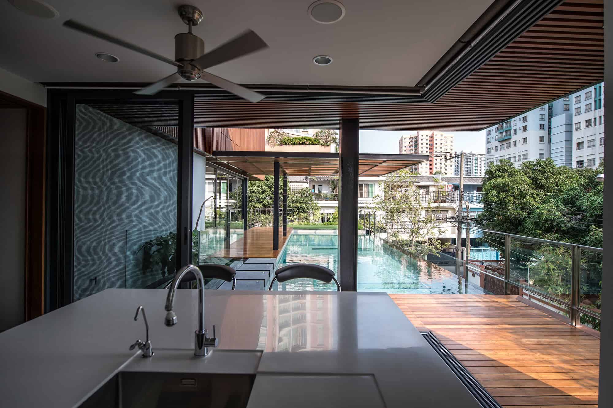 The Eye-Catching Joly House by Stu/D/O Architects in Thailand The Eye-Catching Joly House by StuDO Architects in Thailand (14)