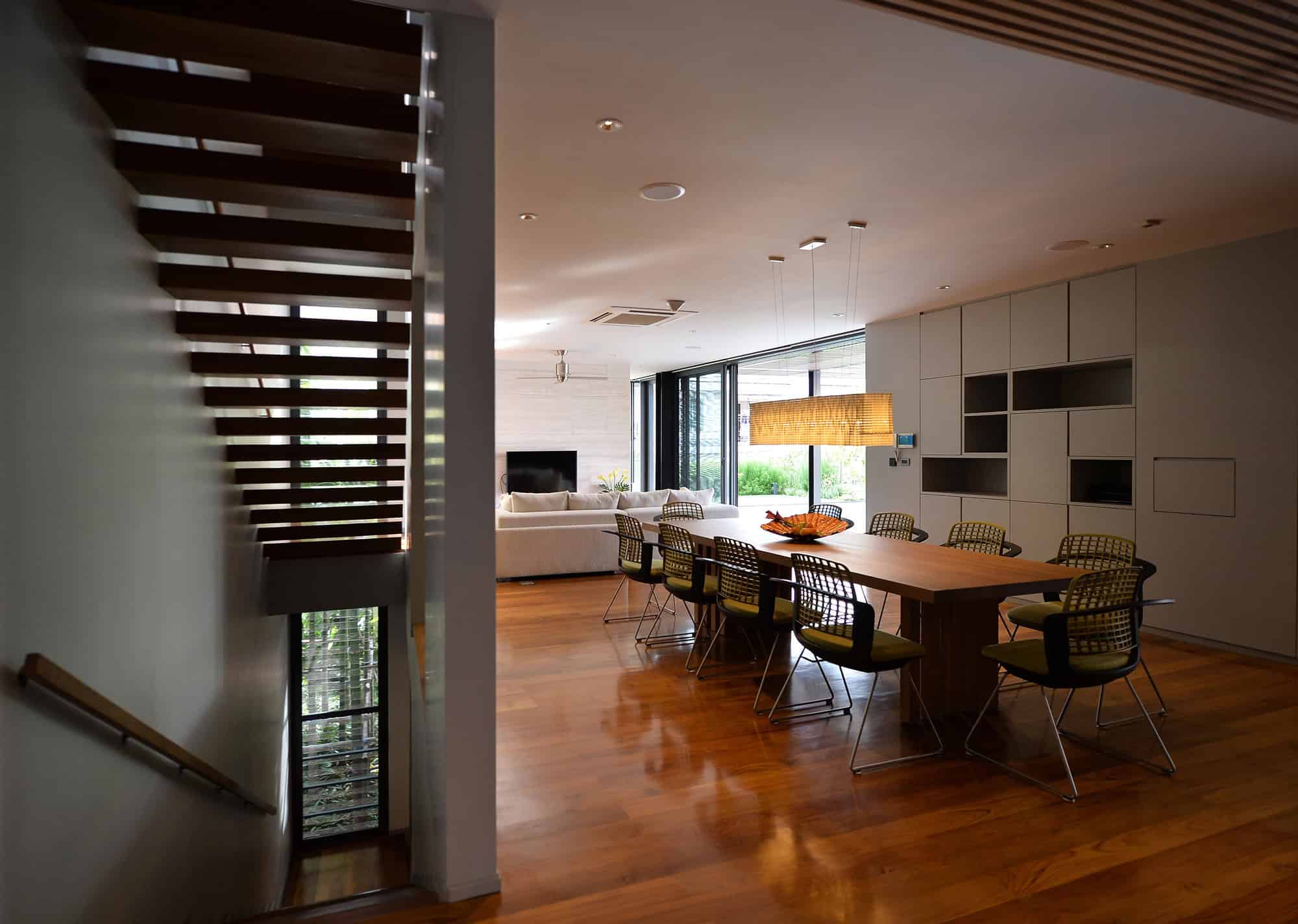 The Eye-Catching Joly House by Stu/D/O Architects in Thailand The Eye-Catching Joly House by StuDO Architects in Thailand (17)