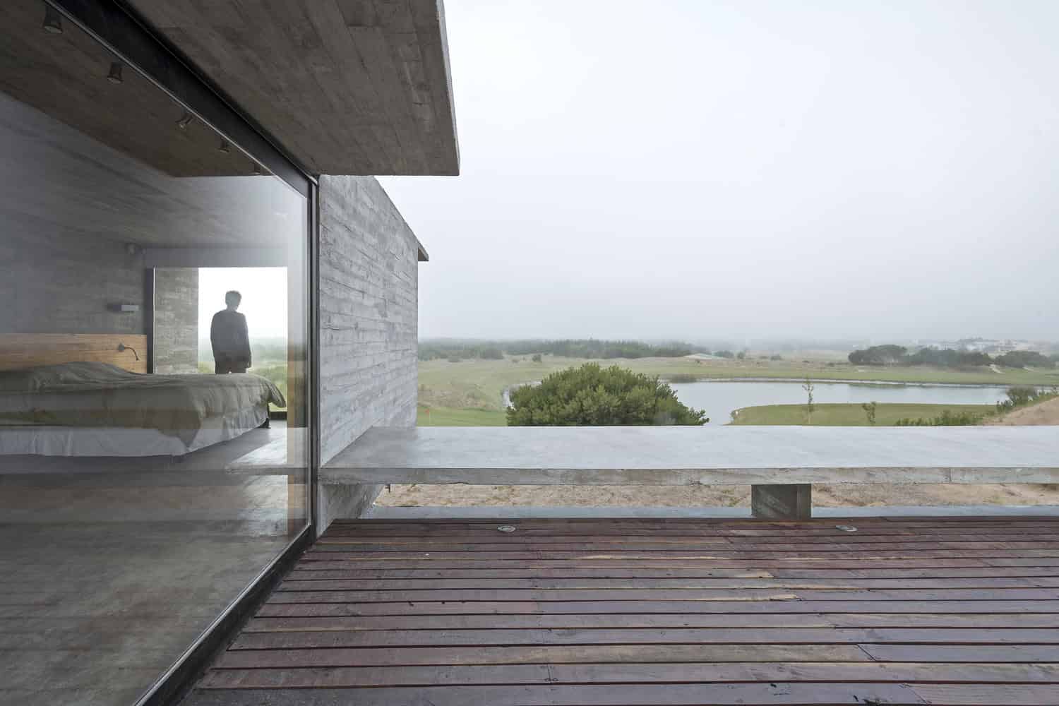 The Golf House by Luciano Kruk Arquitectos in Argentina The Golf House by Luciano Kruk Arquitectos in Argentina (12)