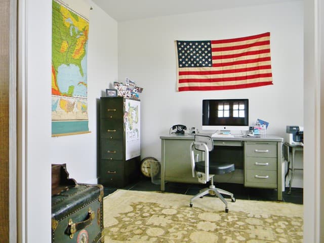 16 Charming Vintage Home Office Designs That Will Provide Pleasant Work 11