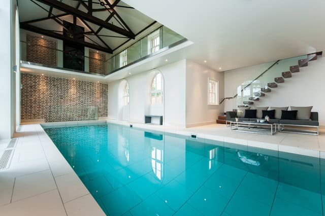 20 Marvelous Indoor Swimming Pool Designs That Everyone Should See 13