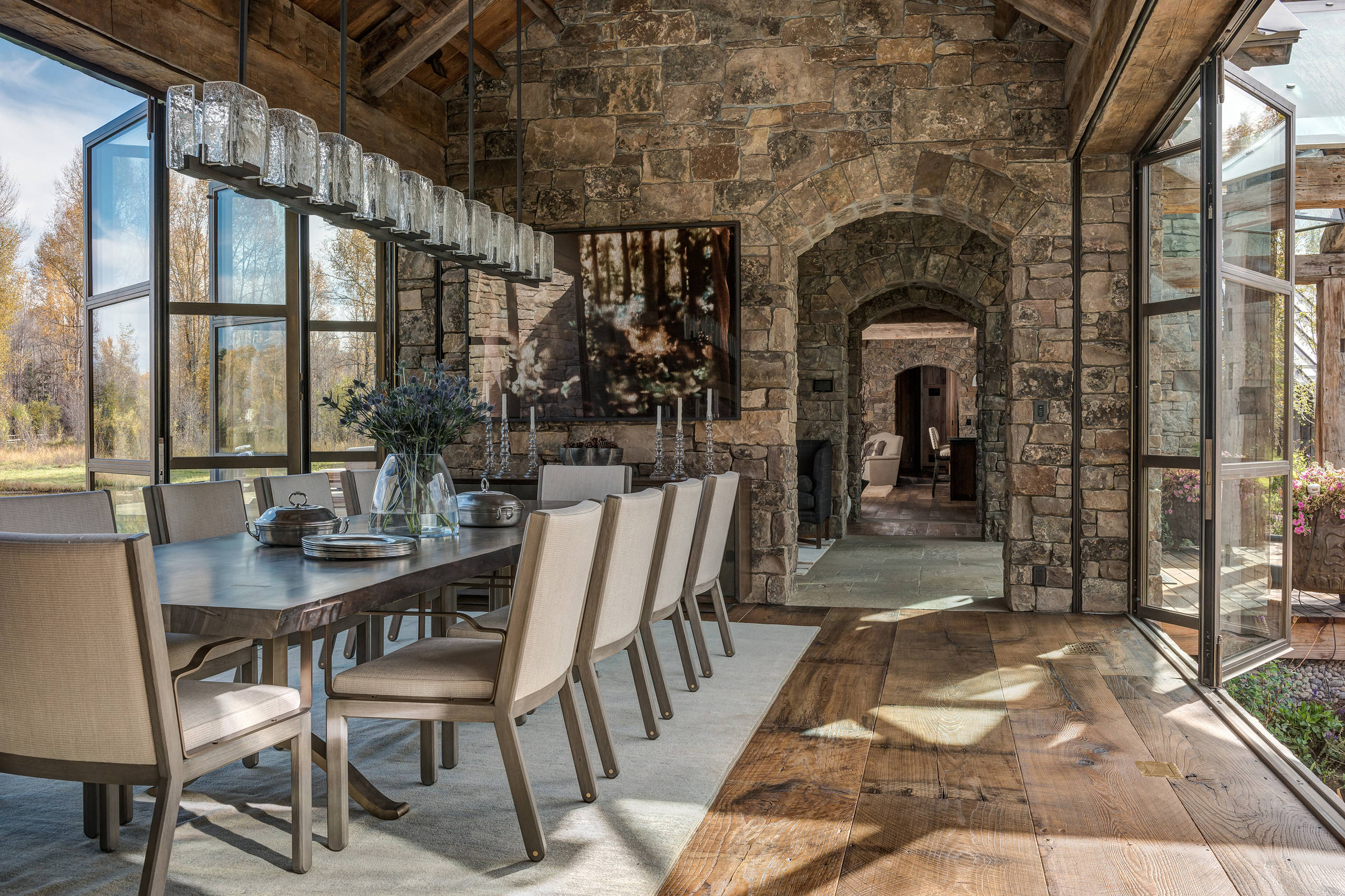 16 Majestic Rustic Dining Room Designs You Can't Miss Out