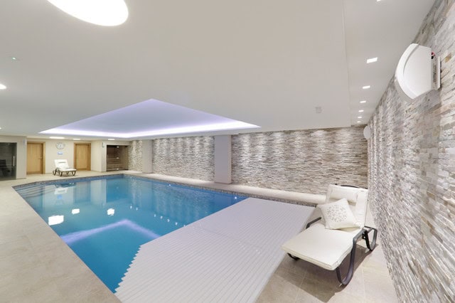 20 Marvelous Indoor Swimming Pool Designs That Everyone Should See 17