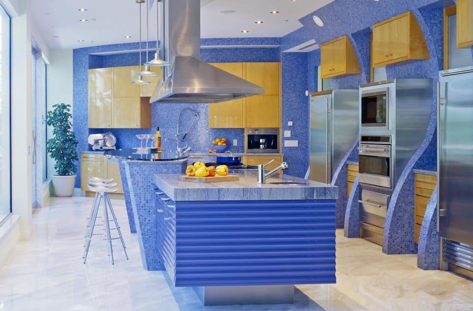 17 Adorable Kitchen Designs With Tones Of Vibrant Colors That You Must See