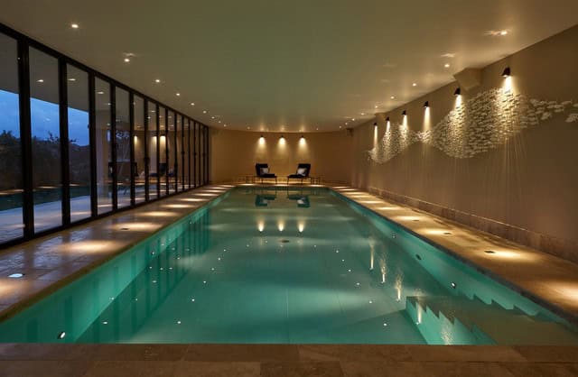 20 Marvelous Indoor Swimming Pool Designs That Everyone Should See 18