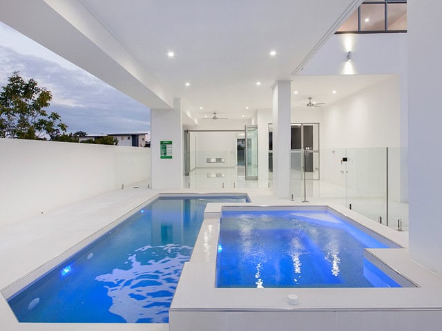 20 Marvelous Indoor Swimming Pool Designs That Everyone Should See 6