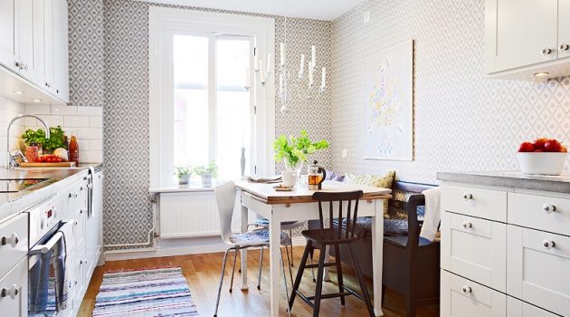 17 Adorable Dining Rooms With Small & Functional Dining Tables