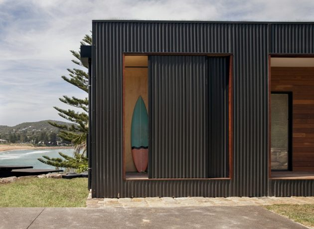 Avalon - A Modern Prefab Beach House With Green Roof by ArchiBlox (14)
