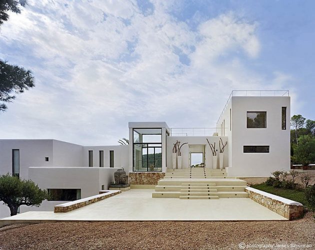 The Tropical Jondal House by Atlant del Vent in Ibiza, Spain