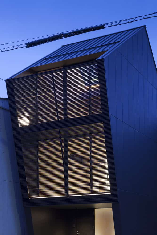 Nest by APOLLO Architects: A Micro-Scale Urban Home in Nagoya, Japan The Nest by APOLLO Architects in Nagoya, Japan (6)