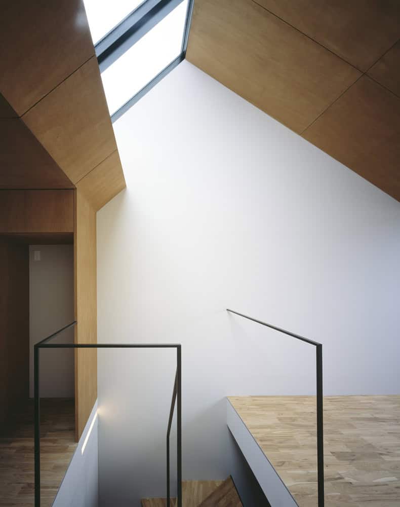 Nest by APOLLO Architects: A Micro-Scale Urban Home in Nagoya, Japan The Nest by APOLLO Architects in Nagoya, Japan (9)