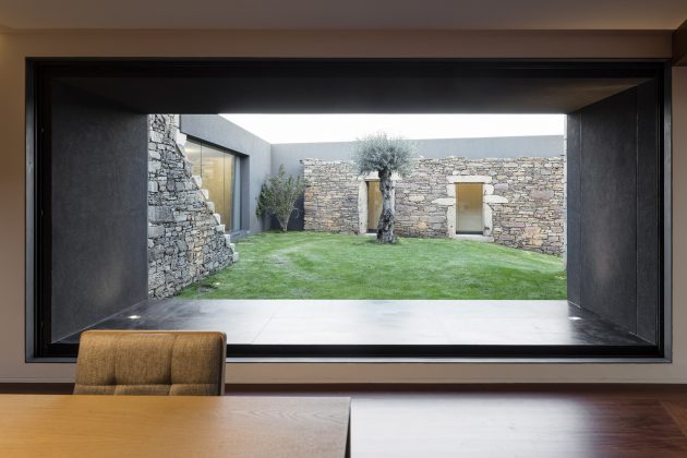 The Old And New Vigário House by AND-RÉ in Portugal